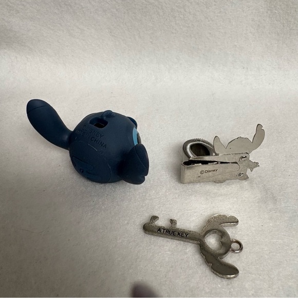 Set of 3 STITCH Pen Holder Key Plastic Key Cover Disney Japan - Picture 7 of 9